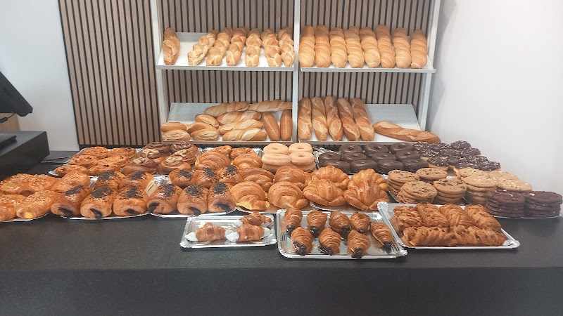Fotografia tomada fuera de Panaderia Manzano - Panadería en Cobeja, Toledo