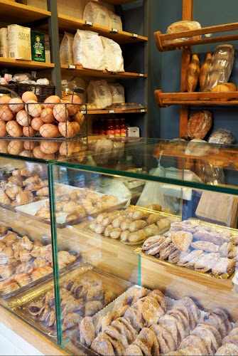 Fotografia tomada fuera de Panadería Ilustre - Panadería en Málaga, Málaga