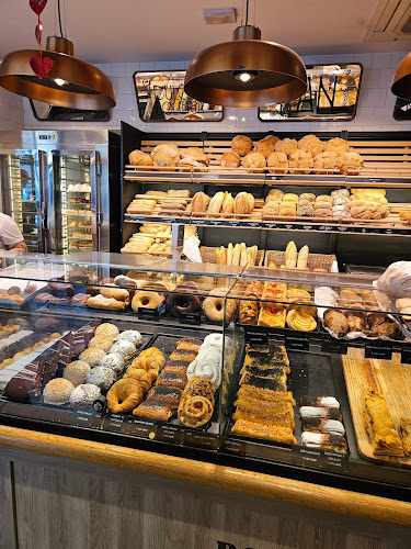 Fotografia tomada fuera de Panadería Confitería Salvador Cristo de la Epidemia - Panadería en Málaga, Málaga