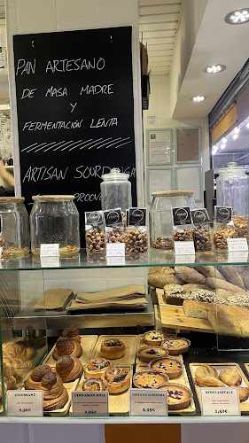 Fotografia tomada fuera de Pastelería L'abadi - Pastelería en Málaga, Málaga