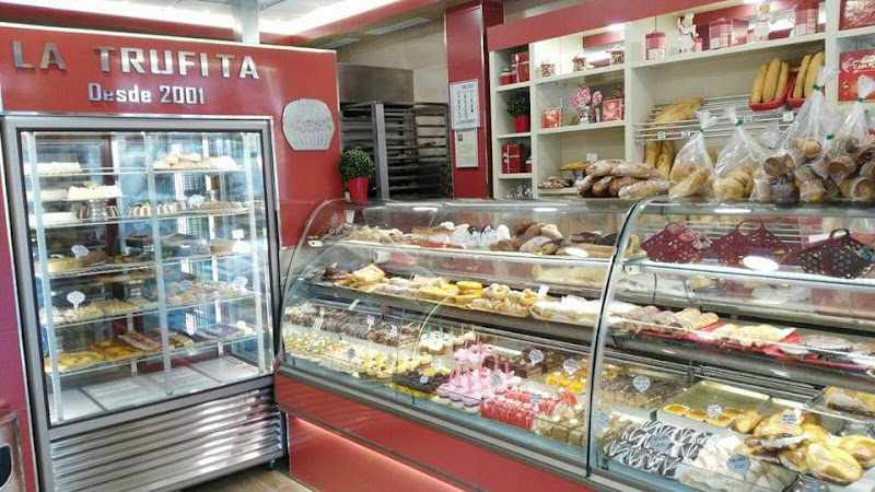 Fotografia tomada fuera de Confiteria la Trufita SLL - Pastelería en Málaga, Málaga