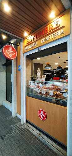 Fotografia tomada fuera de El Mimbre Alameda de Colón - Panadería en Málaga, Málaga
