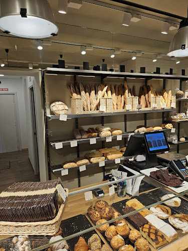 Fotografia tomada fuera de Panadería Turris López de Hoyos - Panadería en Madrid, Madrid