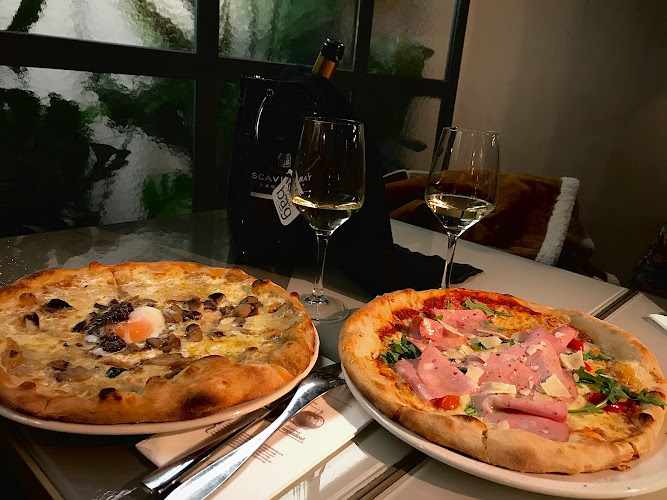 Fotografia tomada fuera de Oven Mozzarella Gran Via 55 - restaurantes en Madrid, Madrid