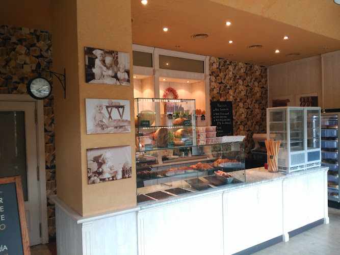 Fotografia tomada fuera de La Panadería - Panadería en Madrid, Madrid