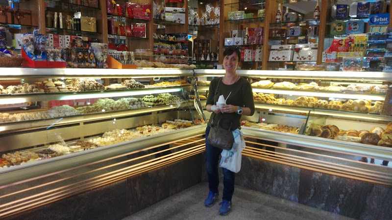 Fotografia tomada fuera de Shiray - Pastelería en Madrid, Madrid