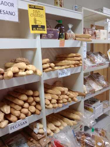 Fotografia tomada fuera de Panadería AVENIDA. - Panadería en Villarrobledo, Albacete