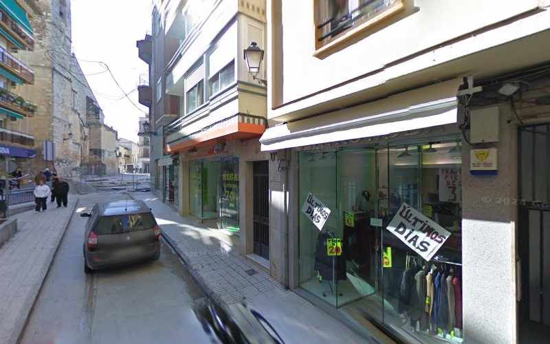 Fotografia tomada fuera de El Panal - Tienda de golosinas en Lucena, Córdoba