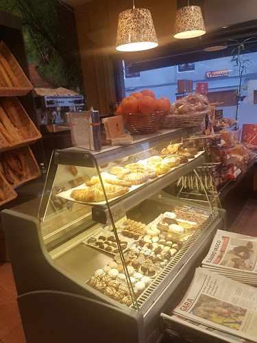 Fotografia tomada fuera de Ogi Berri Urnieta - Panadería en Urnieta, Guipúzcoa