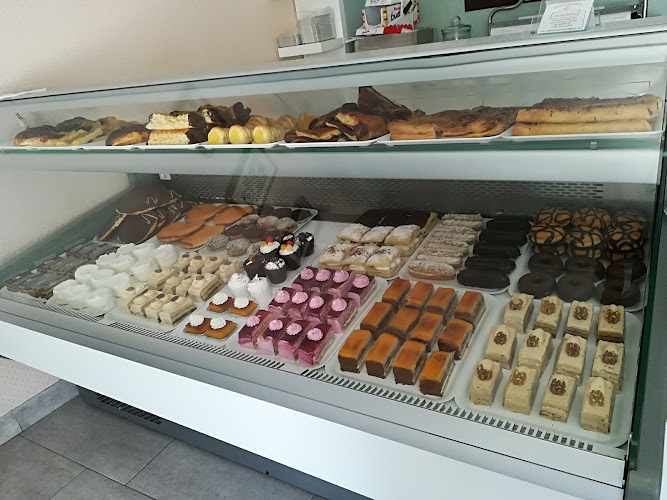 Fotografia tomada fuera de Pastelería Las Palmeras - Pastelería en Ubrique, Cádiz