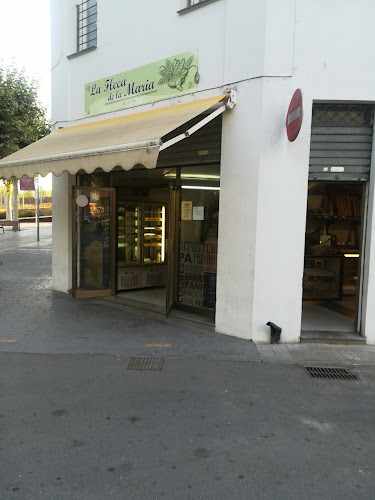 Fotografia tomada fuera de Fleca de la Maria. - Panadería en Tordera, Barcelona