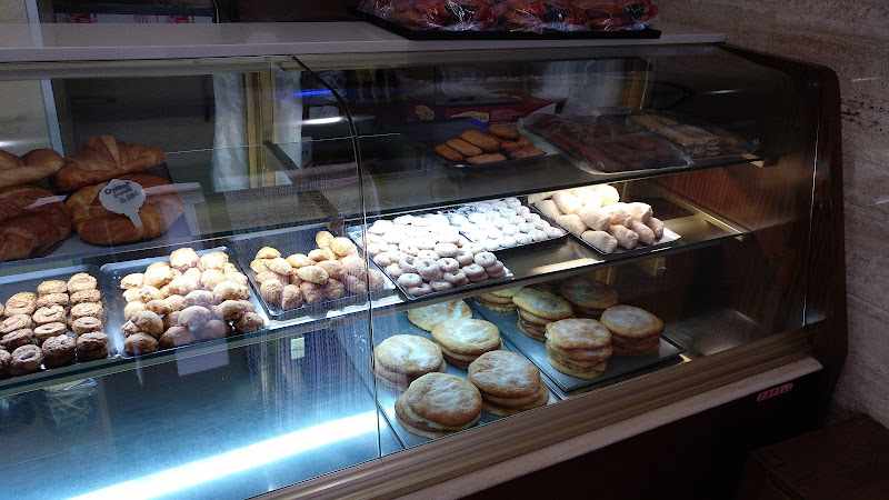 Fotografia tomada fuera de Panadería Bollería Julio - Panadería en Tobarra, Albacete