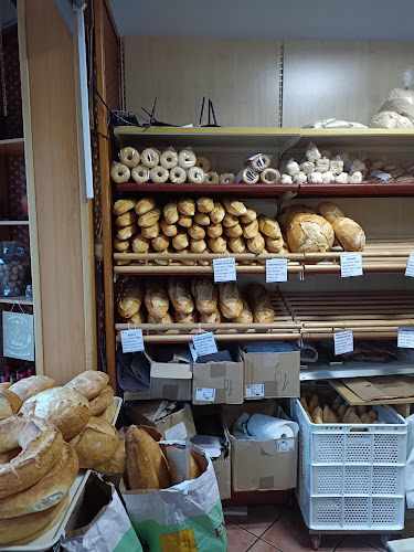 Fotografia tomada fuera de Panadería y Comestibles BelPan - Panadería en La Iglesuela del Cid, Teruel