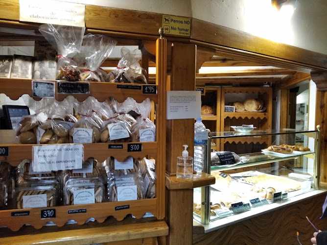 Fotografia tomada fuera de Panadería Ibáñez - Panadería en Albarracín, Teruel