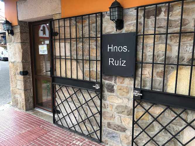 Fotografia tomada fuera de Sobaos Hermanos Ruiz - Pastisseria en Villacarriedo, Cantabria
