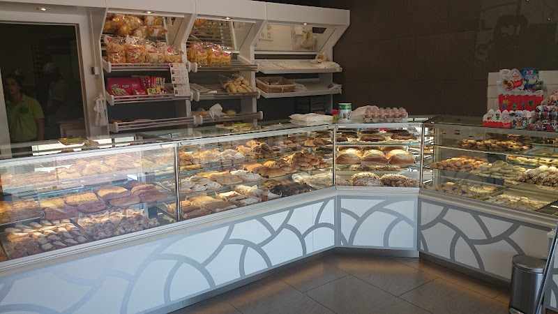 Fotografia tomada fuera de Panaderia Bolleria El Horno Del Campet - Panadería en Petrer, Alicante