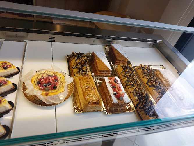 Fotografia tomada fuera de Pastelería Bodalo - Pastelería en Petrer, Alicante