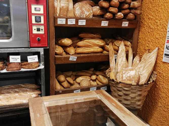 Fotografia tomada fuera de Panadería Santa Rita, S.C.L - Panadería en Arriondas, Asturias