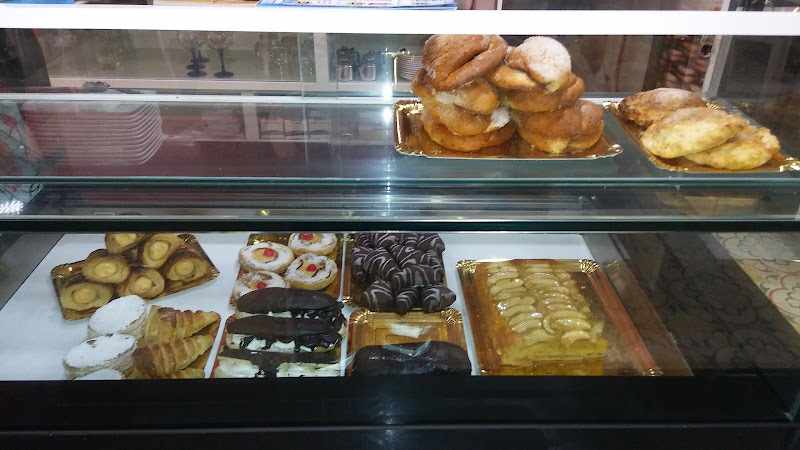 Fotografia tomada fuera de Cafetería Dulces y Panaderia Santiago - cafeterías en Antequera, Málaga