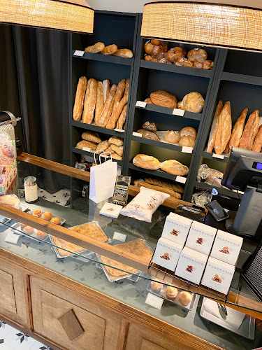 Fotografia tomada fuera de Bond Madrid - Panadería en Madrid, Madrid