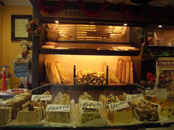 Fotografia tomada fuera de La Dulce Yesca - Pastelería en Viana de Cega, Valladolid