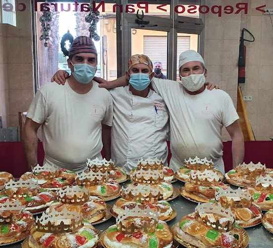 Fotografia tomada fuera de Horno Manu - Pastisseria en Almàssera, Valencia