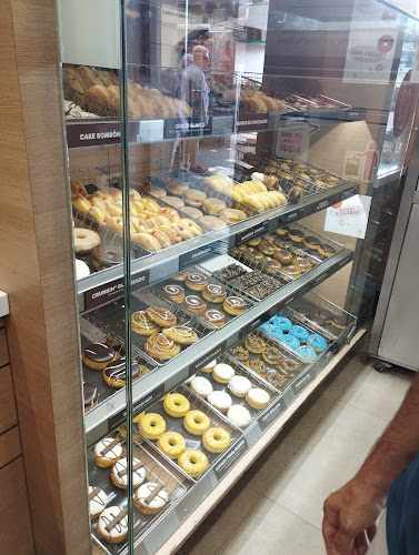 Fotografia tomada fuera de DUNKIN´ESPAÑA - cafeterías en Madrid, Madrid