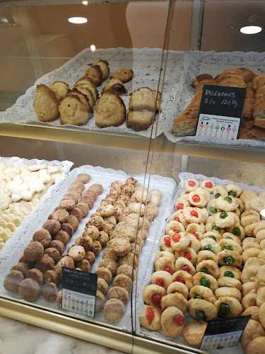 Fotografia tomada fuera de Horno Pastelería Avenida - Panadería en Valencia, Valencia