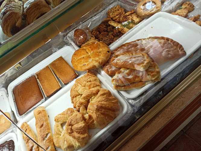 Fotografia tomada fuera de Pan de Manolo y Marinieves S.L. - Panadería en Alfacar, Granada