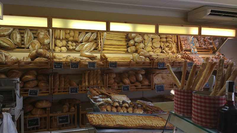 Fotografia tomada fuera de Fleca Les Mallorquines - Forn de pa en Les Mallorquines, Girona