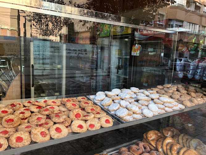 Fotografia tomada fuera de Panaderia Artepan y Dulces El Manchego Hidalgo S.L. - Bakery en Albacete, Albacete