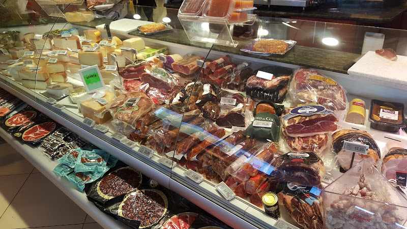 Fotografia tomada fuera de Mercadito El Calero - Tienda y Carnicería Gourmet en Gran Canaria - Mercado en El Calero, Las Palmas