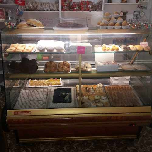 Fotografia tomada fuera de Pasteleria-Confiteria Salvador del Mundo - Pastelería en Calzada de Calatrava, Ciudad Real
