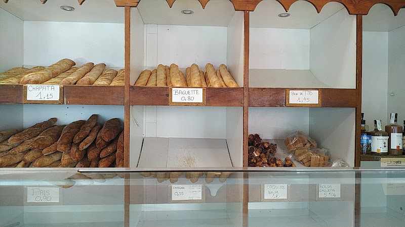 Fotografia tomada fuera de Beca Pastelería Pizzería - Panadería en A Pobra do Caramiñal, A Coruña