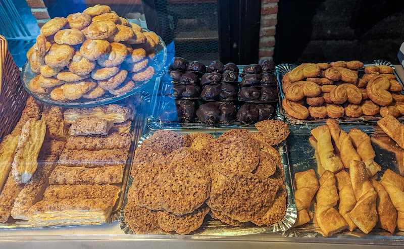 Fotografia tomada fuera de PASTELERIA LA VILLA - Pastelería en Ledesma, Salamanca