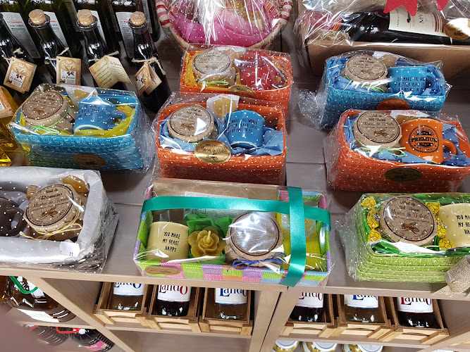 Fotografia tomada fuera de Miel y polen Montes de Toledo - Tienda de alimentos naturales en Navahermosa, Toledo