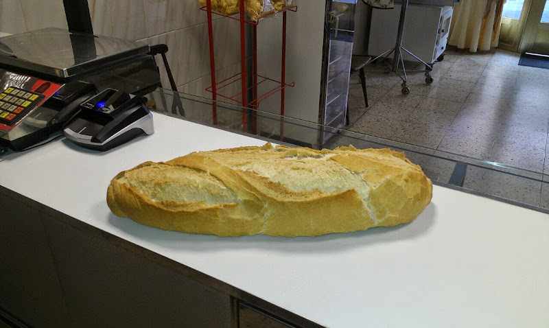 Fotografia tomada fuera de Panadería Luis García - Panadería en Alcoi, Alicante