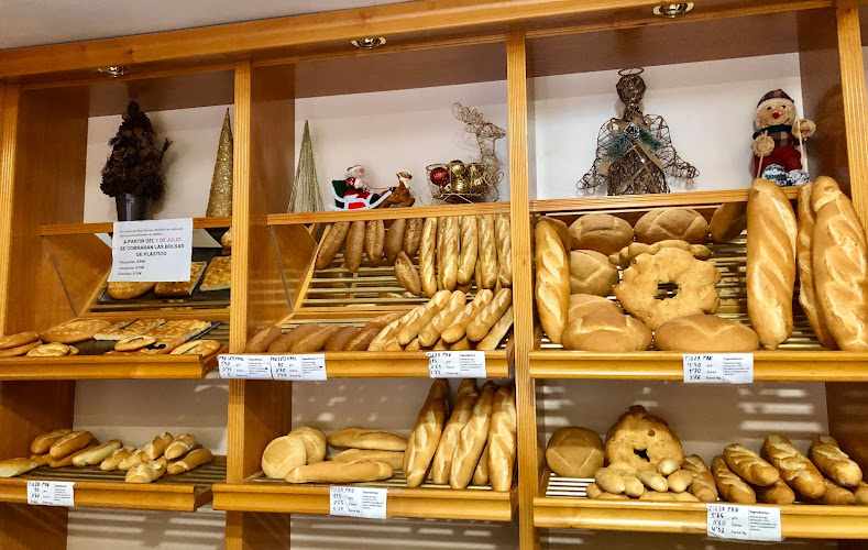 Fotografia tomada fuera de Panadería La Huerta - Panadería en Agost, Alicante