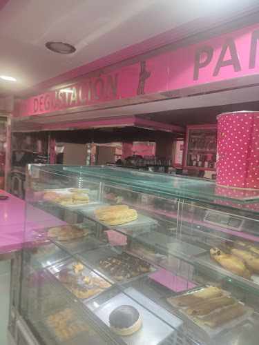 Fotografia tomada fuera de Panadería Pastelería Cafetería Costas en Vigo - Pastelería en Vigo, Pontevedra