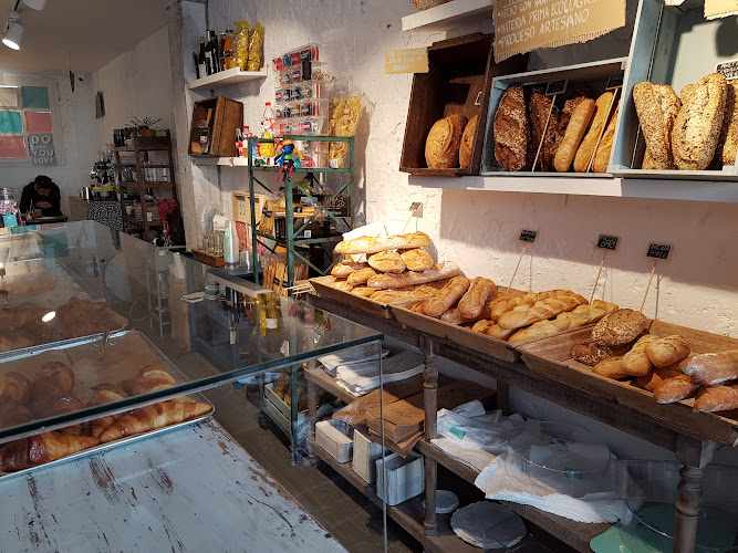 Fotografia tomada fuera de Currus&co - Torres de Somo - Panadería en Somo, Cantabria
