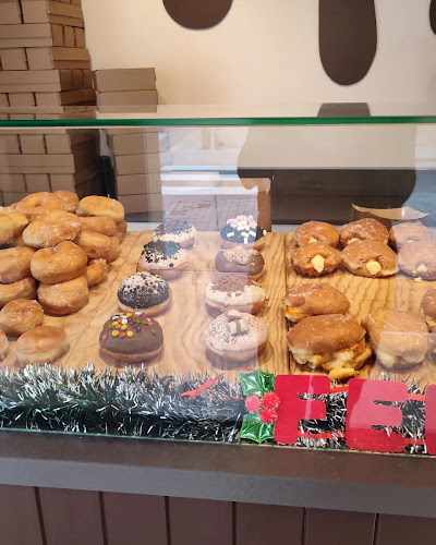 Fotografia tomada fuera de Cobs & Tops - Rubí - Tienda de donuts en Rubí, Barcelona