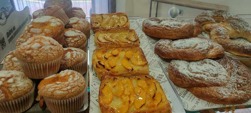 Fotografia tomada fuera de AMORI E SAPORI - Panederia-Pasteleria-Cafeteria - Panadería en Benicàssim, Castellón