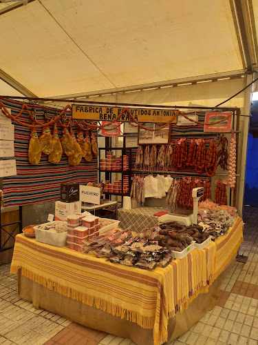 Fotografia tomada fuera de Carnicería Antonia - Butcher shop en Benarrabá, Málaga