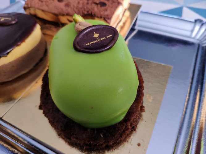 Fotografia tomada fuera de Pastelería Estrella del Sur - Pastelería en Madrid, Madrid