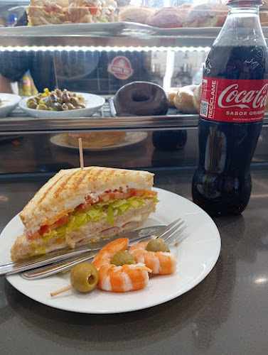 Fotografia tomada fuera de Panaderia, alimentacion y chucherias La Paz 43 - Panadería en Barakaldo, Vizcaya