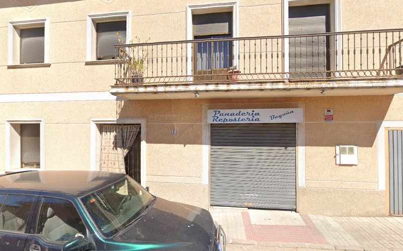 Fotografia tomada fuera de Enrique Sanz Vara - Panadería en Ataquines, Valladolid