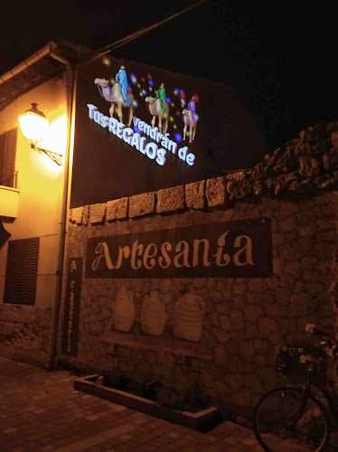 Fotografia tomada fuera de A Cántaros - Artesanía en Peñaranda de Duero, Burgos