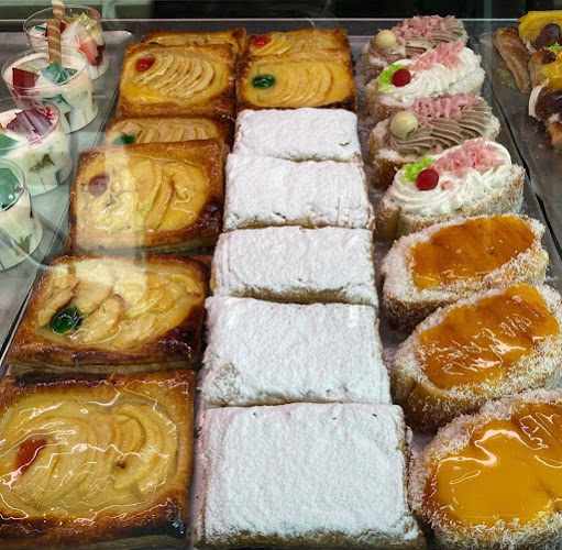 Fotografia tomada fuera de PASTELERÍA PANADERÍA La ermita III. - Pastelería en Albacete, Albacete