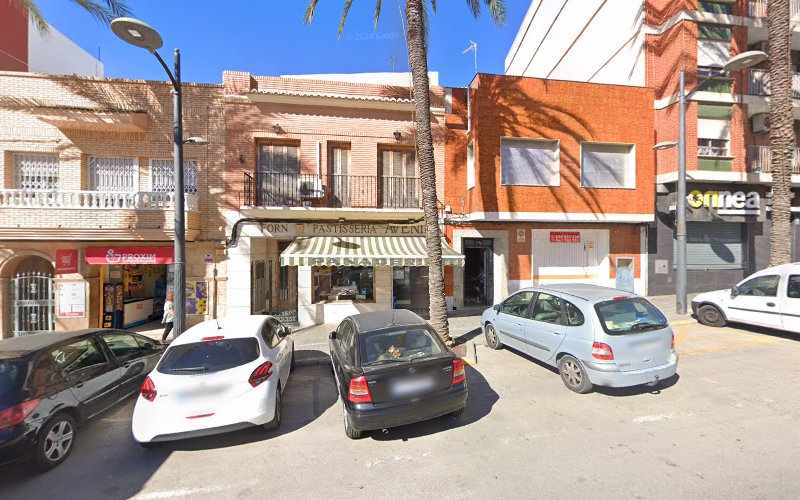 Fotografia tomada fuera de Forn Pastisseria Avenida - Forn de pa en Paterna, Valencia