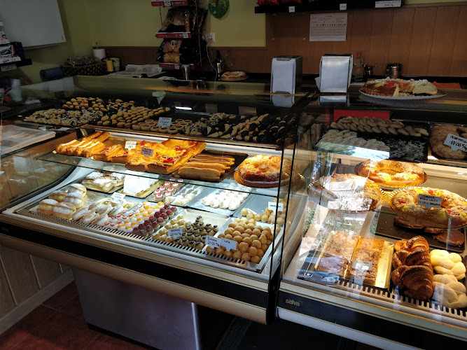 Fotografia tomada fuera de Pastelería Panadería El Arroyo - Pastelería en Valdetorres de Jarama, Madrid